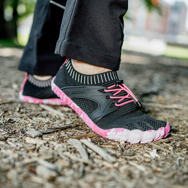 BENNON BOSKY Barefoot Shoes, Black/Pink
