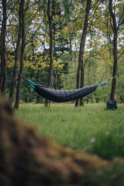 Patizon spacák Multi Quilt 250 M, čierna/červená