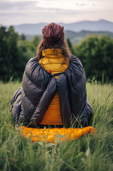 Patizon spacák Multi Quilt 250 M, čierna/červená