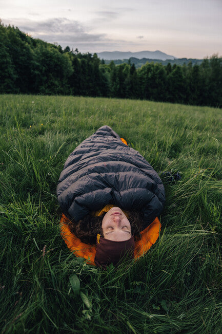 Patizon spacák Multi Quilt 250 M, čierna/červená