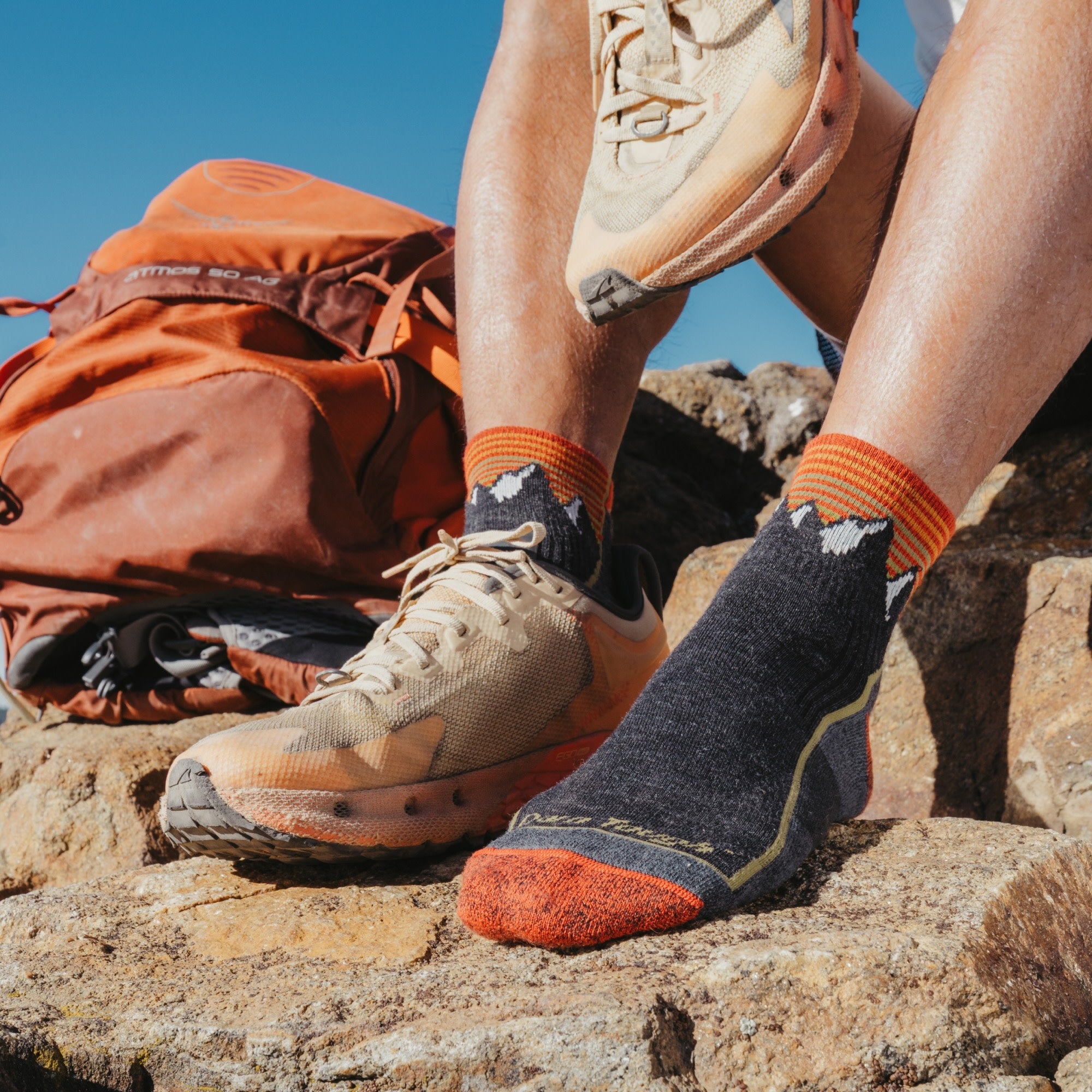 Darn Tough Hiker 1/4 hiking socks with cushioning, Mountain Gray