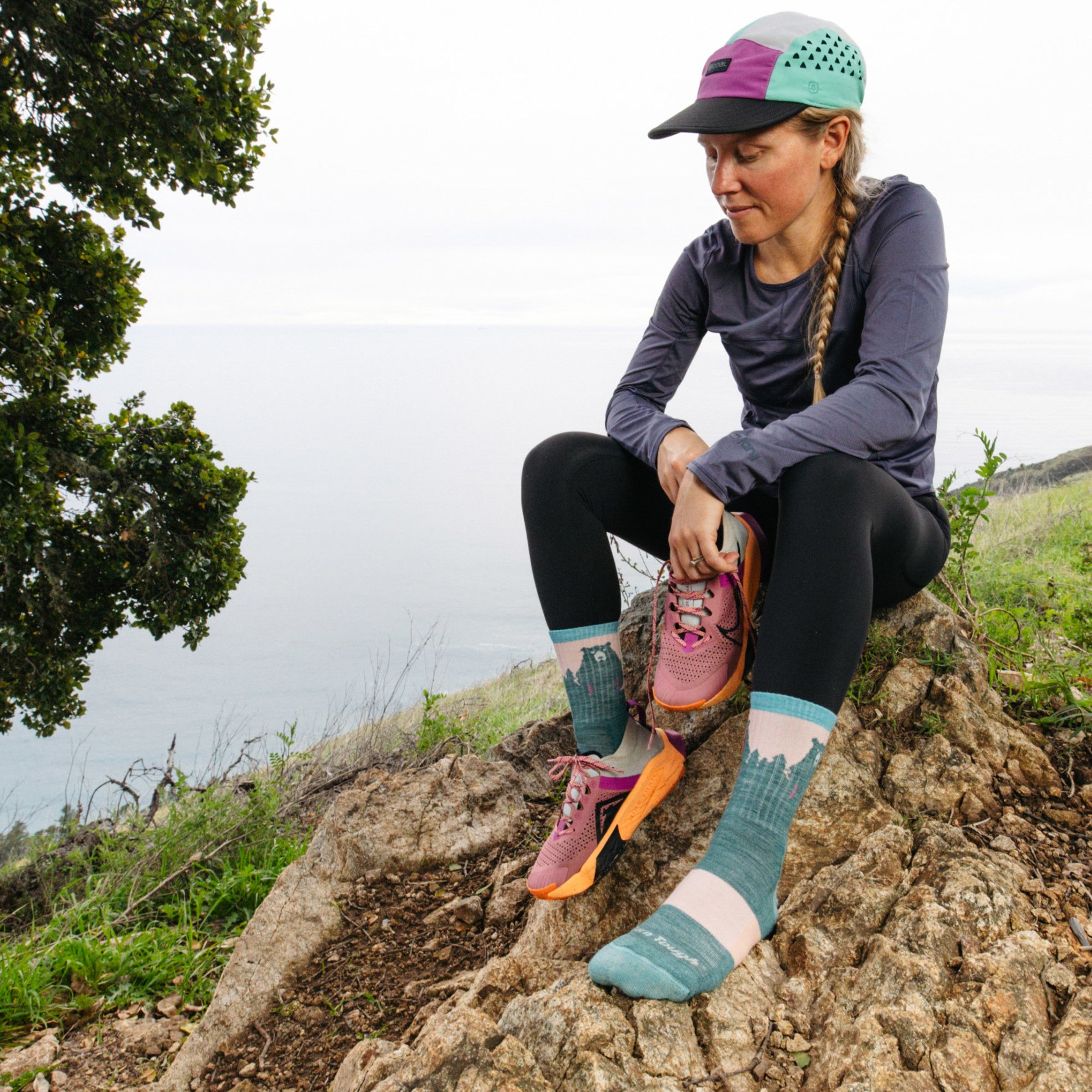 Darn Tough Bear Town Micro Crew hiking socks with cushioning, Quartz