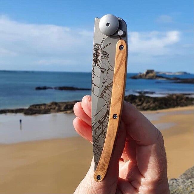 Deejo Tattoo Geisha Folding Knife Wood