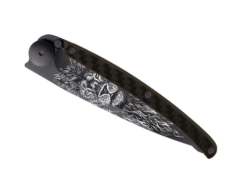 Deejo zatvárací nôž Tattoo Black carbon Lion