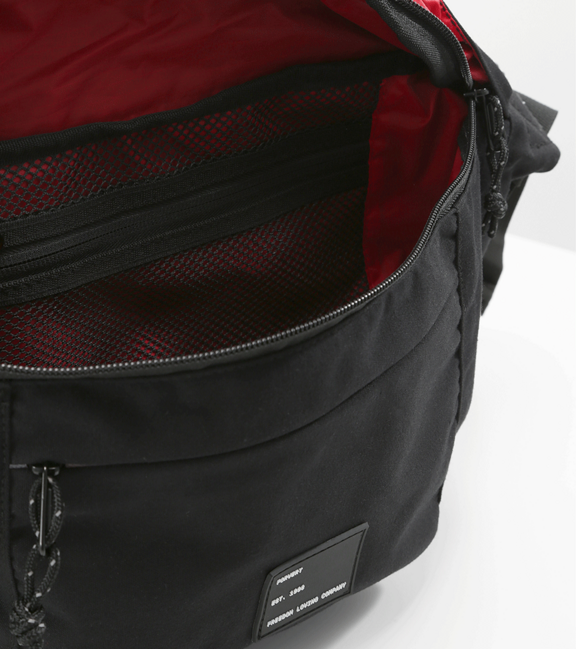 Forvert Danko Shoulder Bag 5L, Black