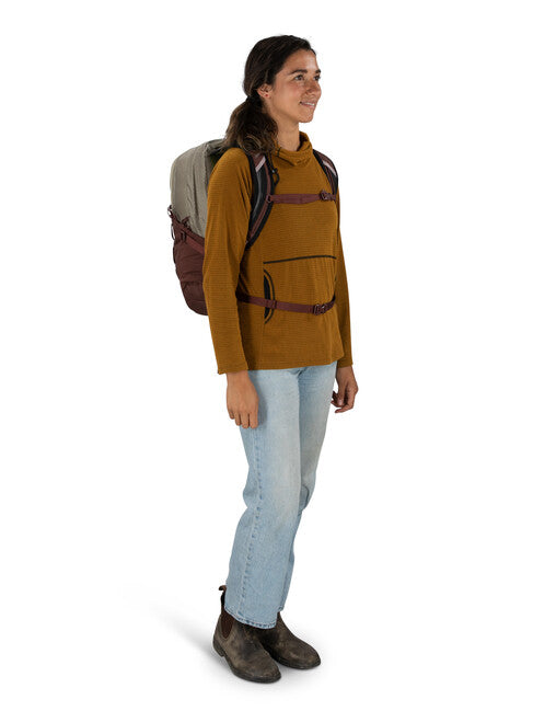 Osprey Quasar 28 City Backpack, Sawdust Tan/Raisin Red