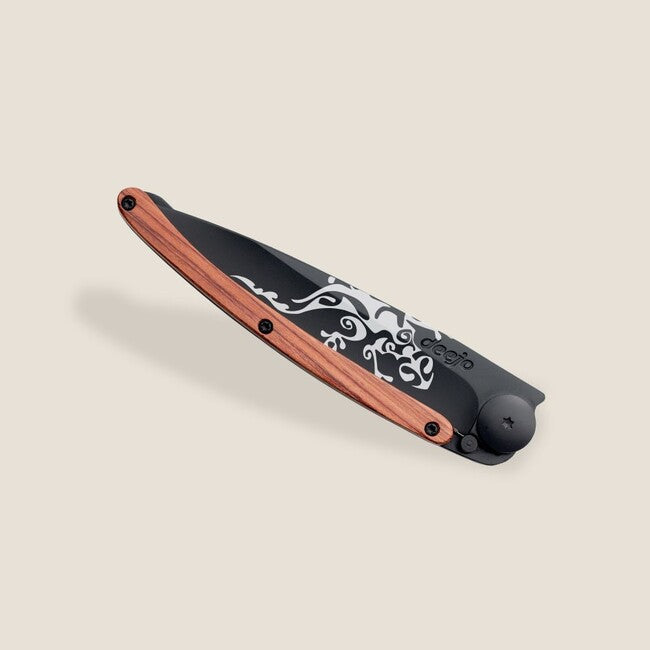 Deejo zatvárací nôž Tattoo Black coralwood Gecko