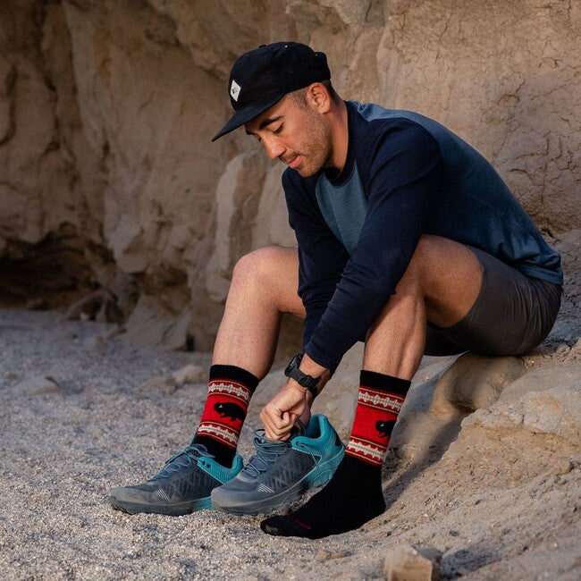 Darn Tough VanGrizzle Boot Midweight Cushion Socks, Black