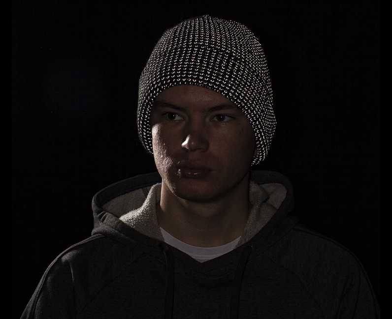 BENNON Reflectos Polyacrylic Beanie, Black