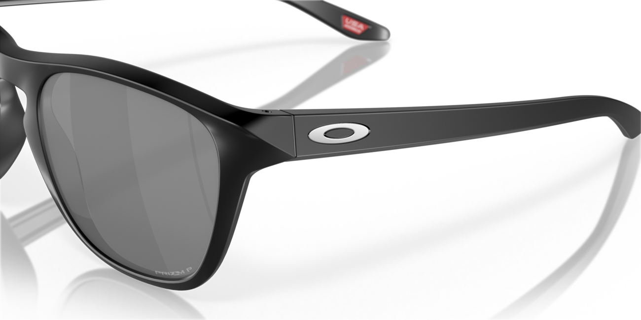 Oakley Manorburn Sunglasses, Matte Black Frame, Prizm Black Polarized Lenses, 56