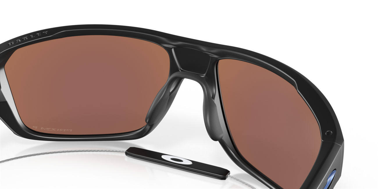 Oakley SPLIT SHOT Sunglasses, Matte Black Frame, Prizm Deep Water Polar 64 Lenses