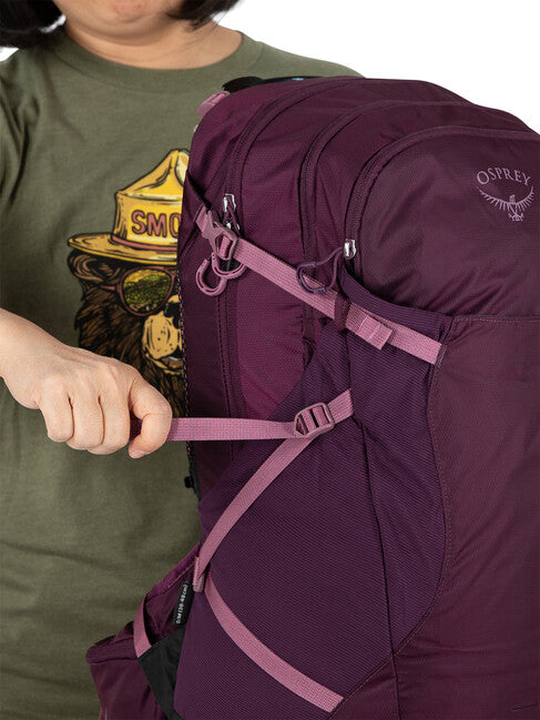 Osprey Sportlite 25 Hiking Backpack, Aubergine Purple