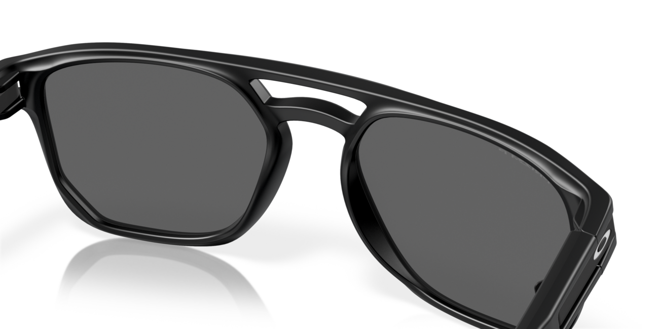 Oakley LATCH BETA Sunglasses, Matte Black Frame, Prizm Black Polarized Lenses, 54