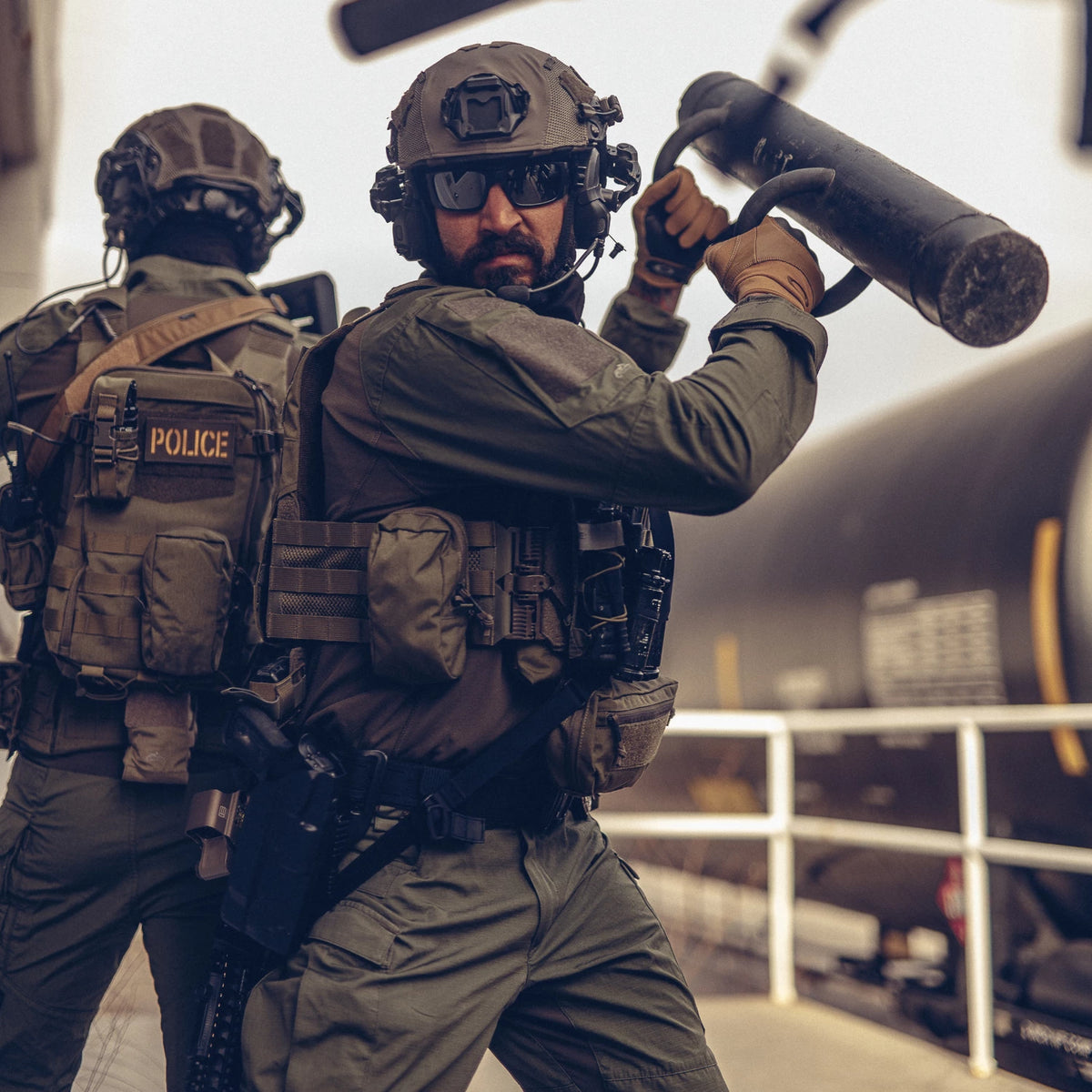 Helikon-Tex MCDU Combat Shirt nátelník NyCo Ripstop, olivová – v použití 2