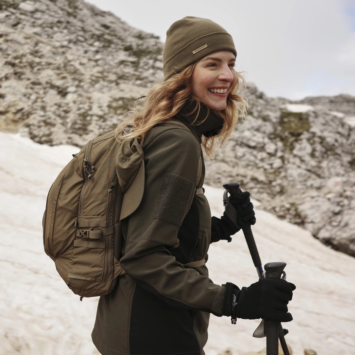 Helikon-Tex GUNFIGHTER bunda dámska, Shadow Grey / Black – v použití 3