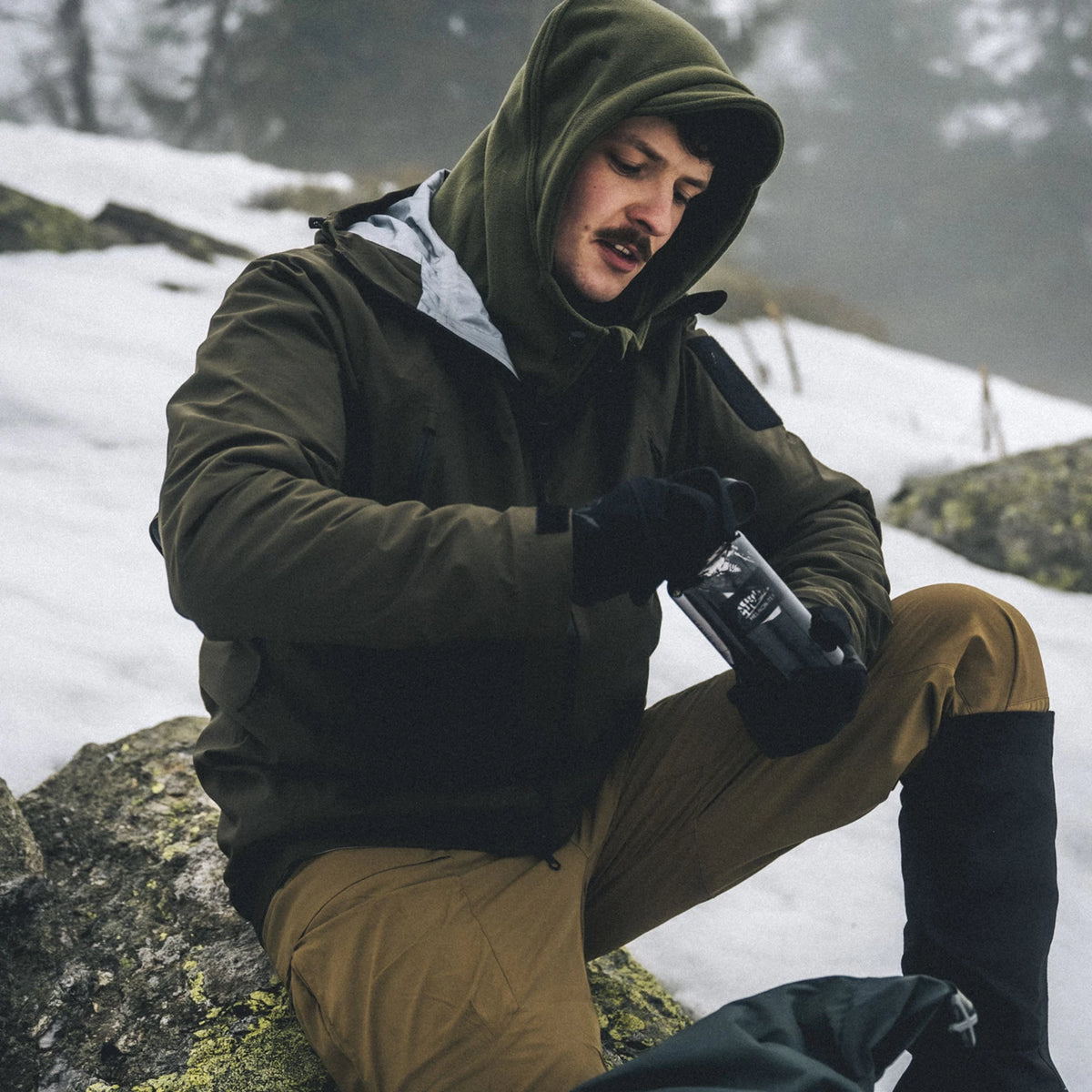Helikon-Tex BLIZZARD nohavice StormStretch, Coyote – v použití 1