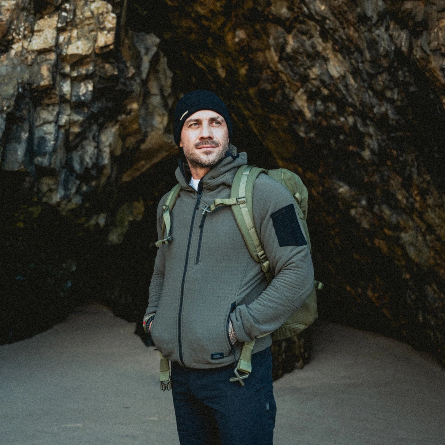 Helikon-Tex Merino zimná čiapka, Shadow Grey – v použití 4