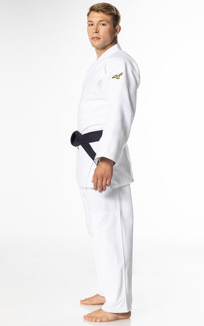 Mizuno Yusho III IJF Judo Kimono 750g, White