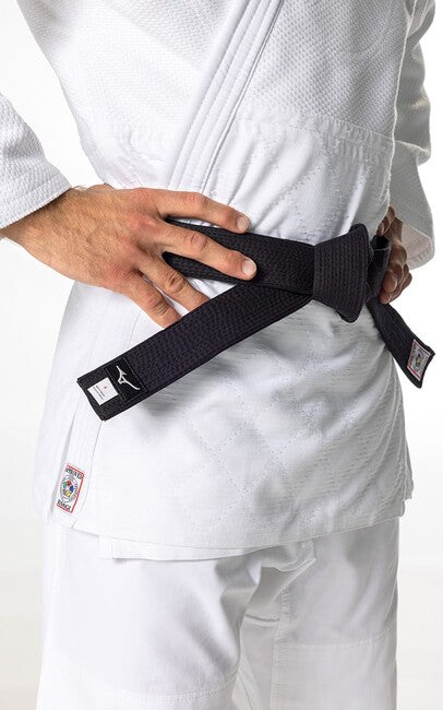 Mizuno Yusho III IJF Judo Kimono 750g, White