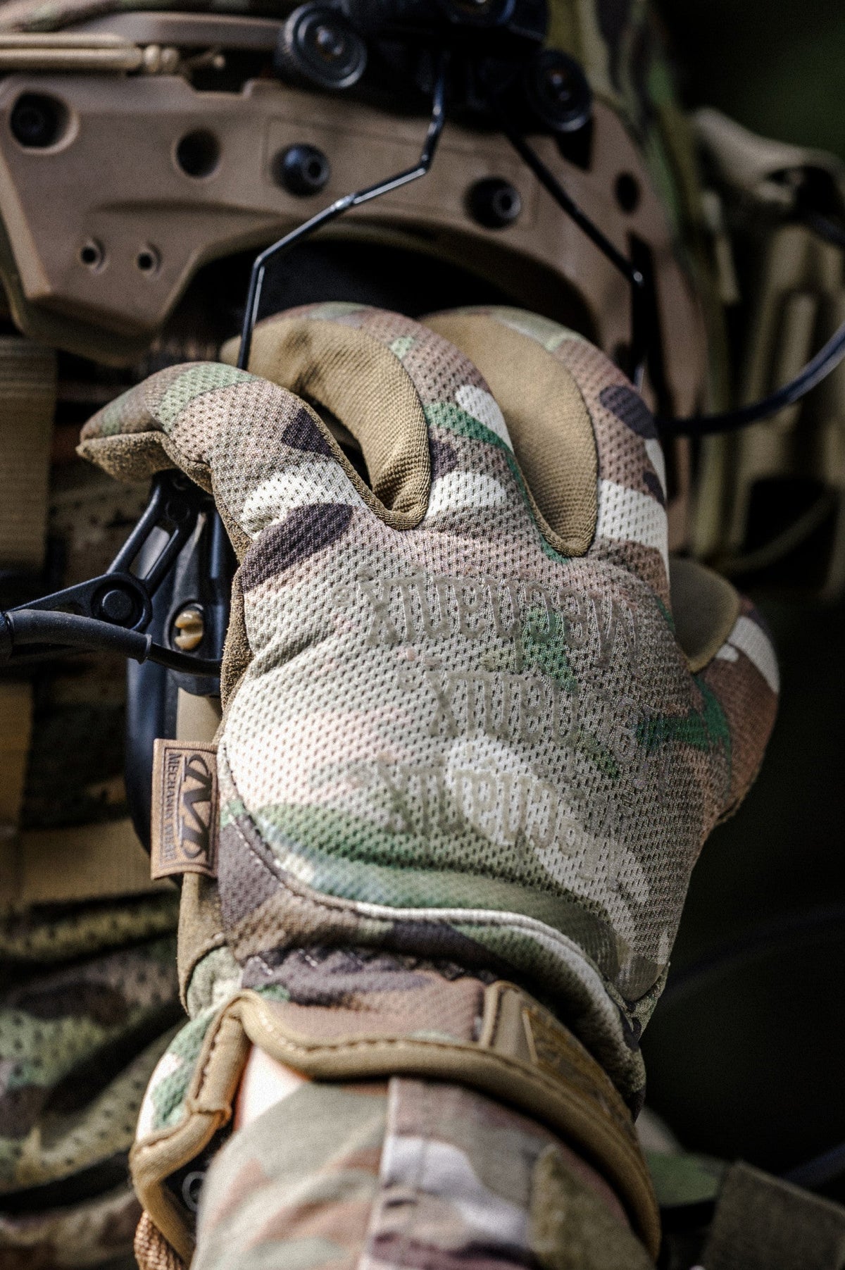 Mechanix FastFit Gloves, Multicam, Antistatistic