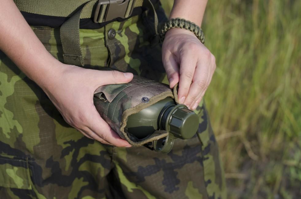 MFH poľná fľaša Victory HDT camo FG 1l, vzor
