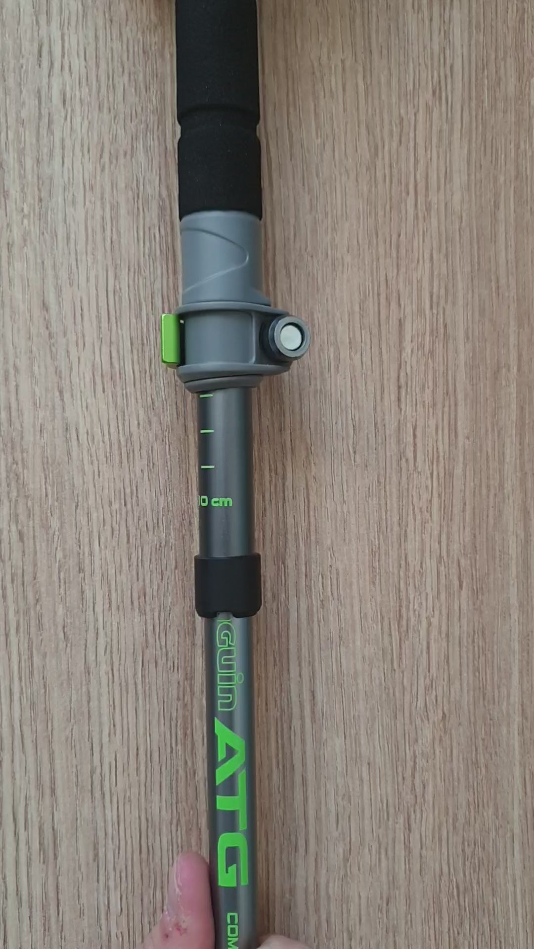 Load video: Pinguin Compact FL — aretácia palice