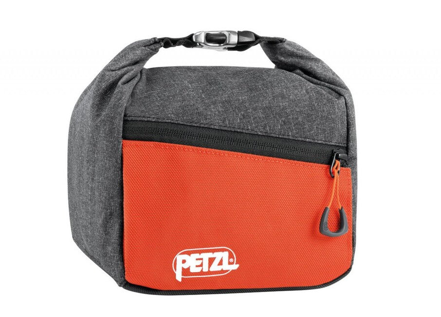 Petzl boulderingové vrecúško na magnézium SAKAB, sivé