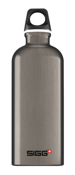 SIGG Traveller aluminijasta steklenica za pitje 0,6 l, dimljena perla