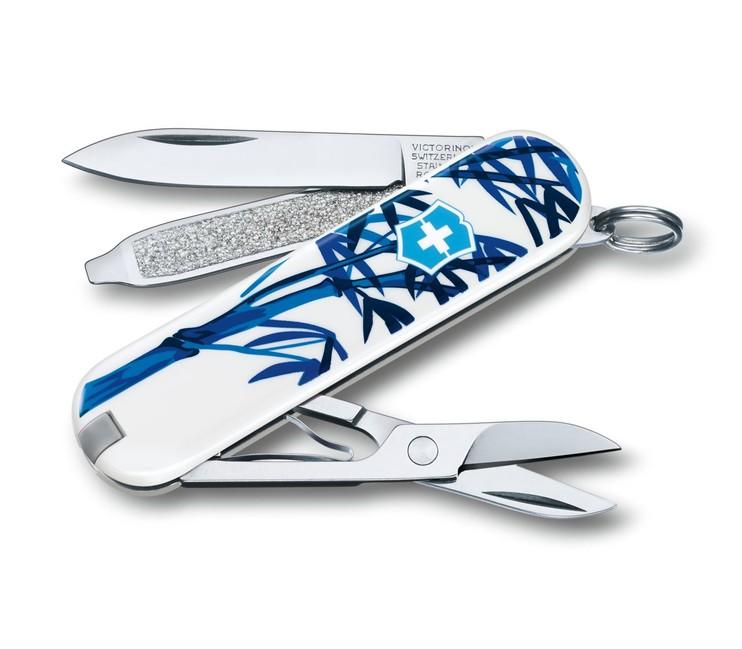 Victorinox Classic LE 2017 The Giant Panda Pocket Knife