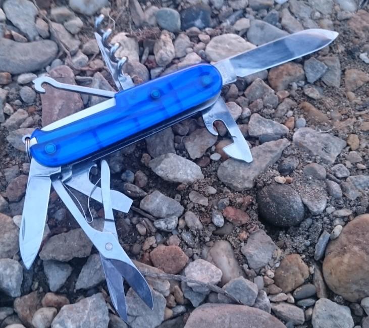 Victorinox Huntsman Pocket Knife 91mm, Transparent Blue